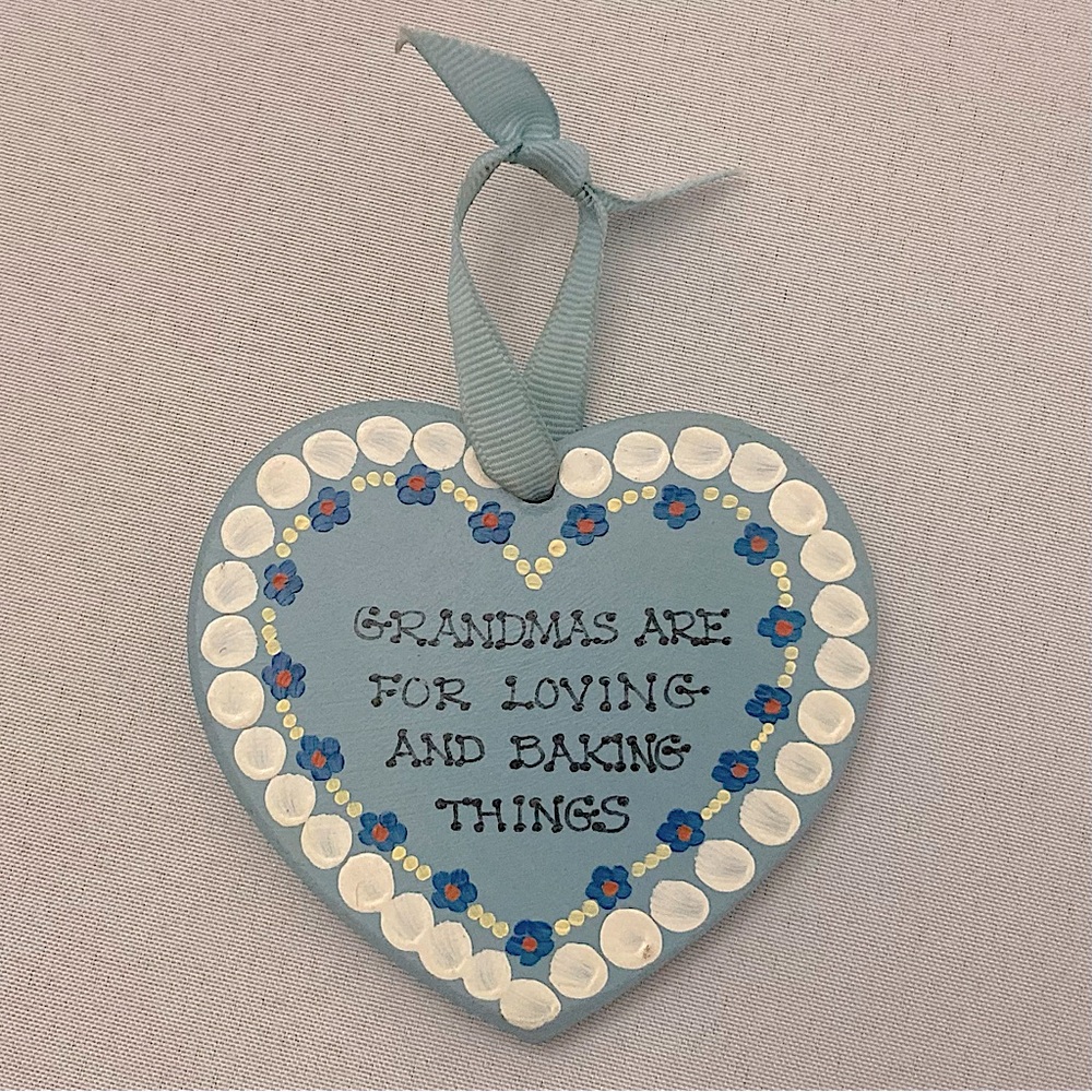 ⭐️ Vintage Hand-painted Floral Wooden Heart Grandma Gift Christmas Ornament
